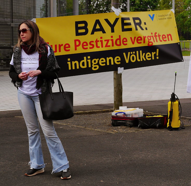 © www.mutbuergerdokus.de: 'Fridays for Future Leverkusen' und 'Coordination gegen BAYER-Gefahren': Demonstration und Kundgebung gegen die 'BAYER AG' Hauptversammlung 2022