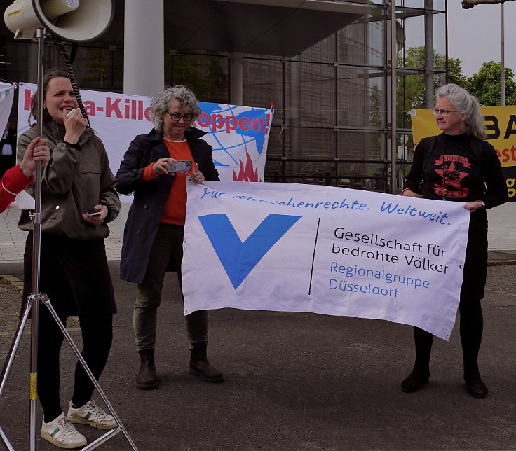 © www.mutbuergerdokus.de: 'Fridays for Future Leverkusen' und 'Coordination gegen BAYER-Gefahren': Demonstration und Kundgebung gegen die 'BAYER AG' Hauptversammlung 2022