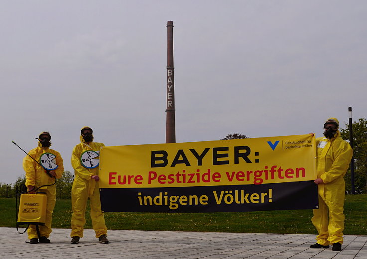 © www.mutbuergerdokus.de: 'Fridays for Future Leverkusen' und 'Coordination gegen BAYER-Gefahren': Demonstration und Kundgebung gegen die 'BAYER AG' Hauptversammlung 2022