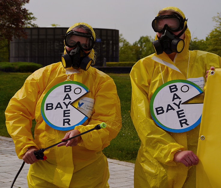 © www.mutbuergerdokus.de: 'Fridays for Future Leverkusen' und 'Coordination gegen BAYER-Gefahren': Demonstration und Kundgebung gegen die 'BAYER AG' Hauptversammlung 2022