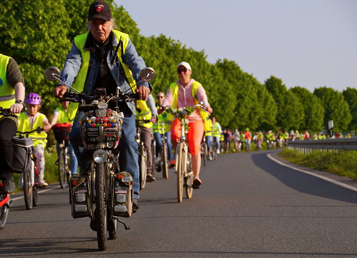 © www.mutbuergerdokus.de: 3. 'Meerbuscher Radnacht'