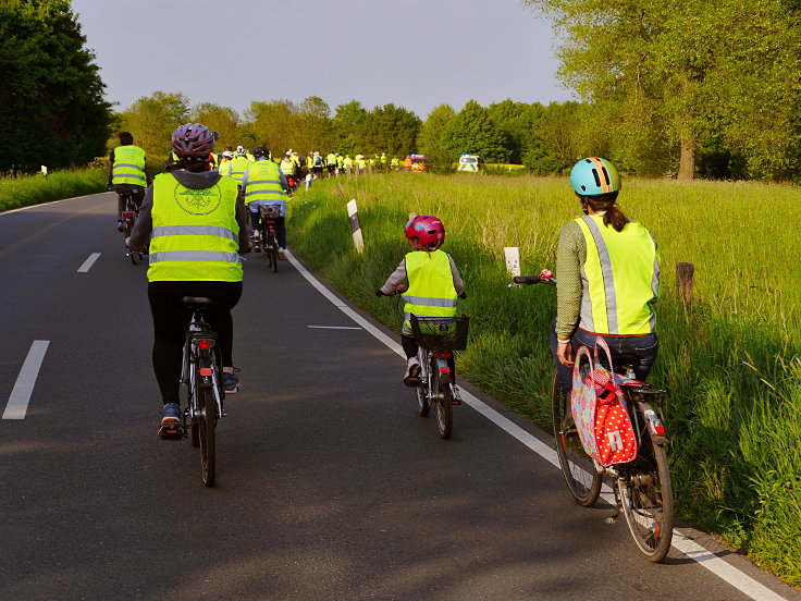 © www.mutbuergerdokus.de: 3. 'Meerbuscher Radnacht'