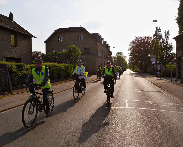 © www.mutbuergerdokus.de: 3. 'Meerbuscher Radnacht'