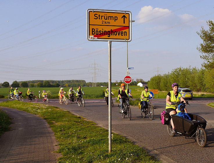 © www.mutbuergerdokus.de: 3. 'Meerbuscher Radnacht'