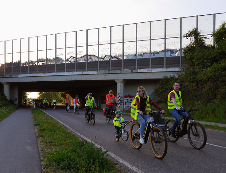 © www.mutbuergerdokus.de: 3. 'Meerbuscher Radnacht'