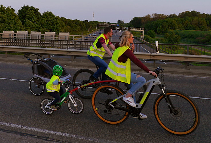 © www.mutbuergerdokus.de: 3. 'Meerbuscher Radnacht'