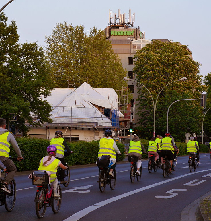 © www.mutbuergerdokus.de: 3. 'Meerbuscher Radnacht'