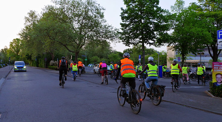 © www.mutbuergerdokus.de: 3. 'Meerbuscher Radnacht'