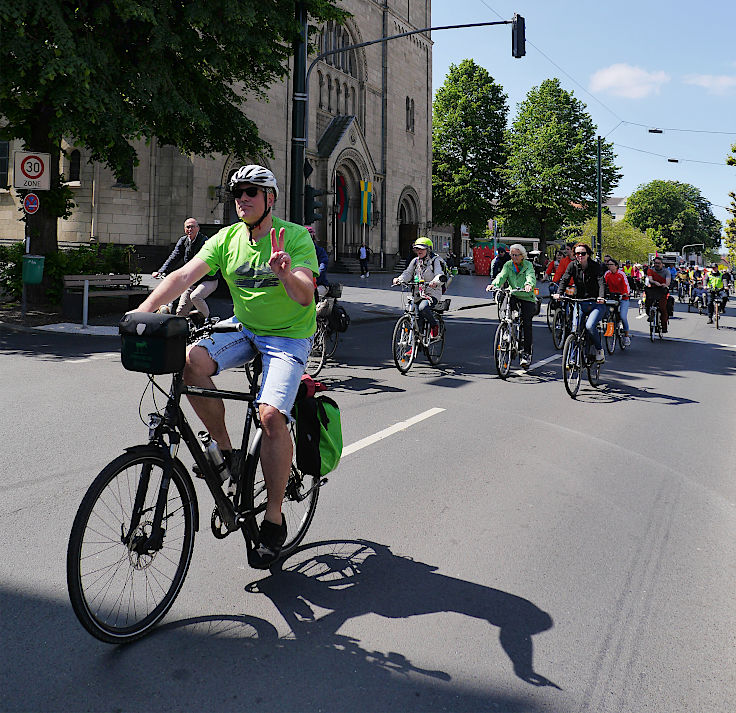 © www.mutbuergerdokus.de: 8. 'ADFC Fahrrad*Sternfahrt NRW'