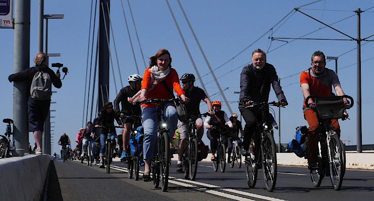 © www.mutbuergerdokus.de: 8. 'ADFC Fahrrad*Sternfahrt NRW'