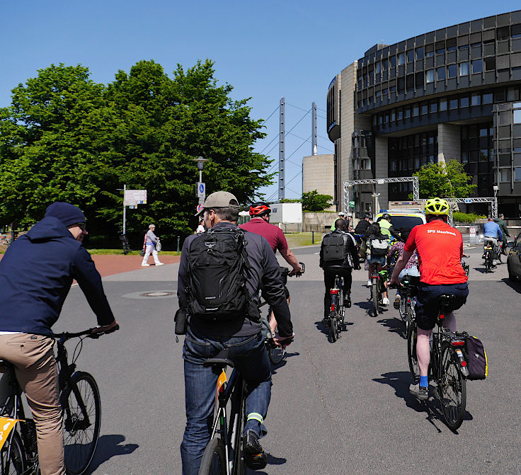 © www.mutbuergerdokus.de: 8. 'ADFC Fahrrad*Sternfahrt NRW'