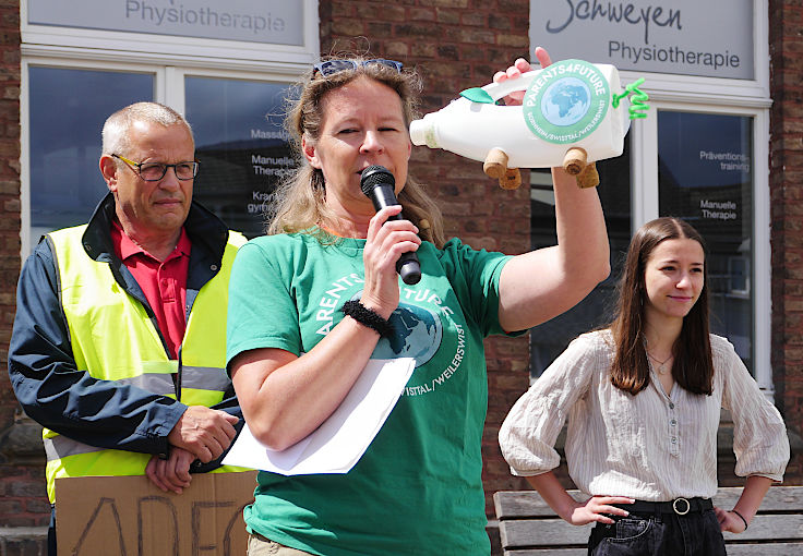 © www.mutbuergerdokus.de: Demonstration mit Fahrrad-Sternfahrt: 'Klimaschutz bewegt uns! Dich auch? Verkehrswende Jetzt!'