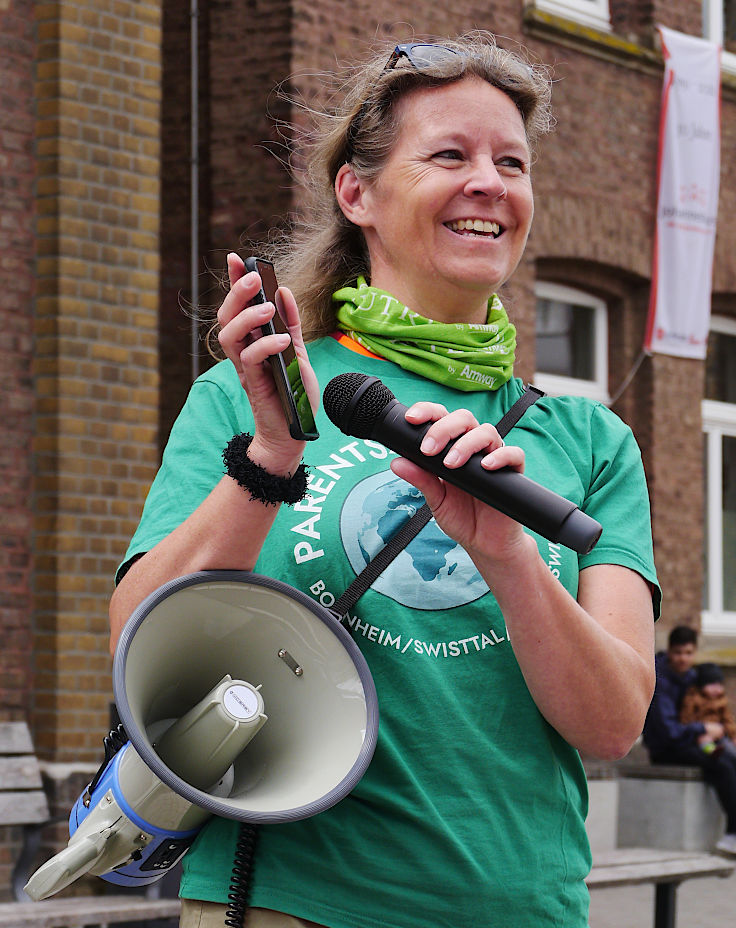 © www.mutbuergerdokus.de: Demonstration mit Fahrrad-Sternfahrt: 'Klimaschutz bewegt uns! Dich auch? Verkehrswende Jetzt!'