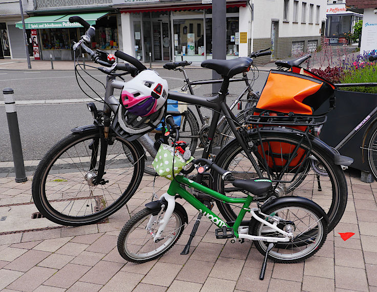 © www.mutbuergerdokus.de: Demonstration mit Fahrrad-Sternfahrt: 'Klimaschutz bewegt uns! Dich auch? Verkehrswende Jetzt!'
