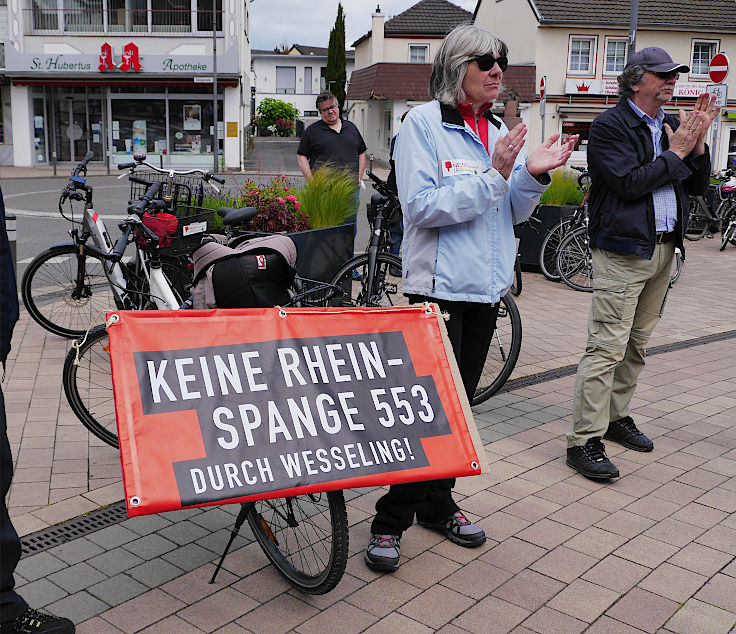 © www.mutbuergerdokus.de: Demonstration mit Fahrrad-Sternfahrt: 'Klimaschutz bewegt uns! Dich auch? Verkehrswende Jetzt!'