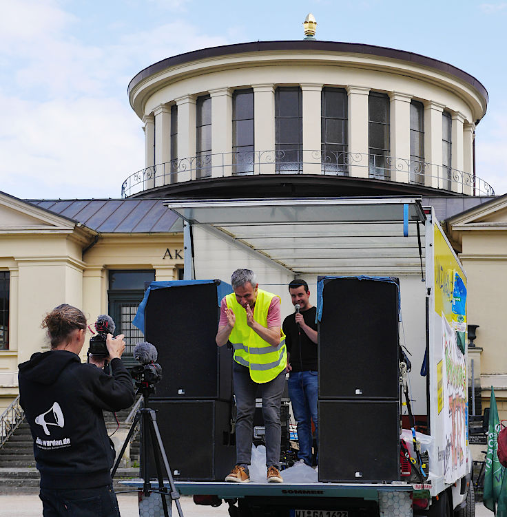 © www.mutbuergerdokus.de: Demonstration mit Fahrrad-Sternfahrt: 'Klimaschutz bewegt uns! Dich auch? Verkehrswende Jetzt!'