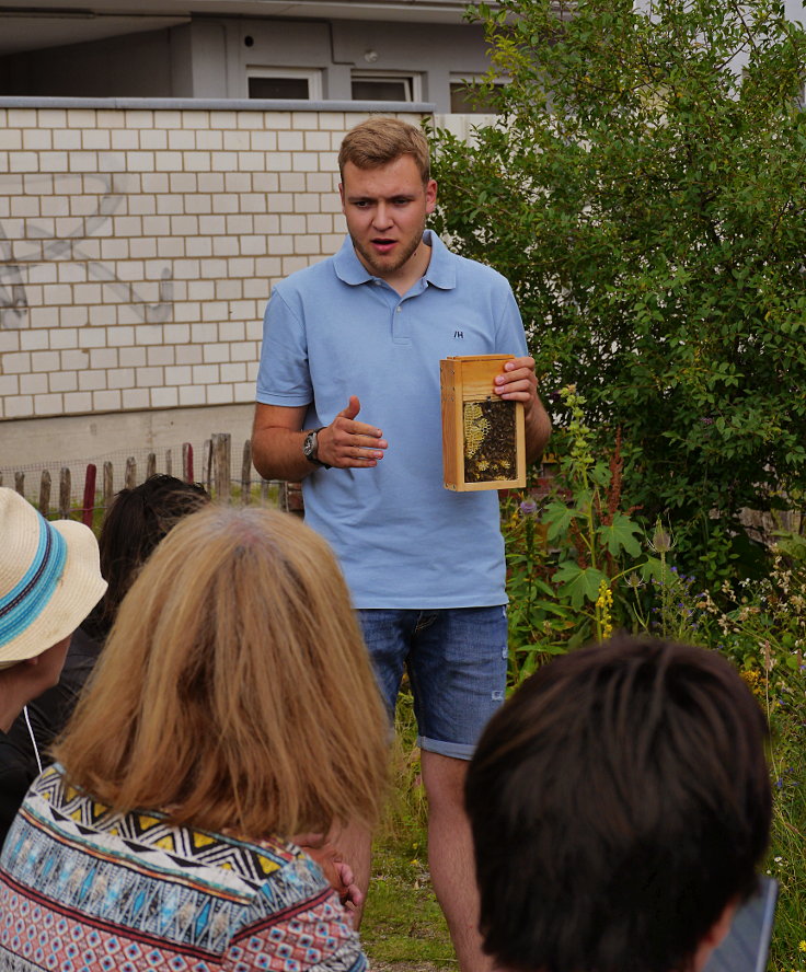 © www.mutbuergerdokus.de: Sommerfest bei 'düsselgrün'