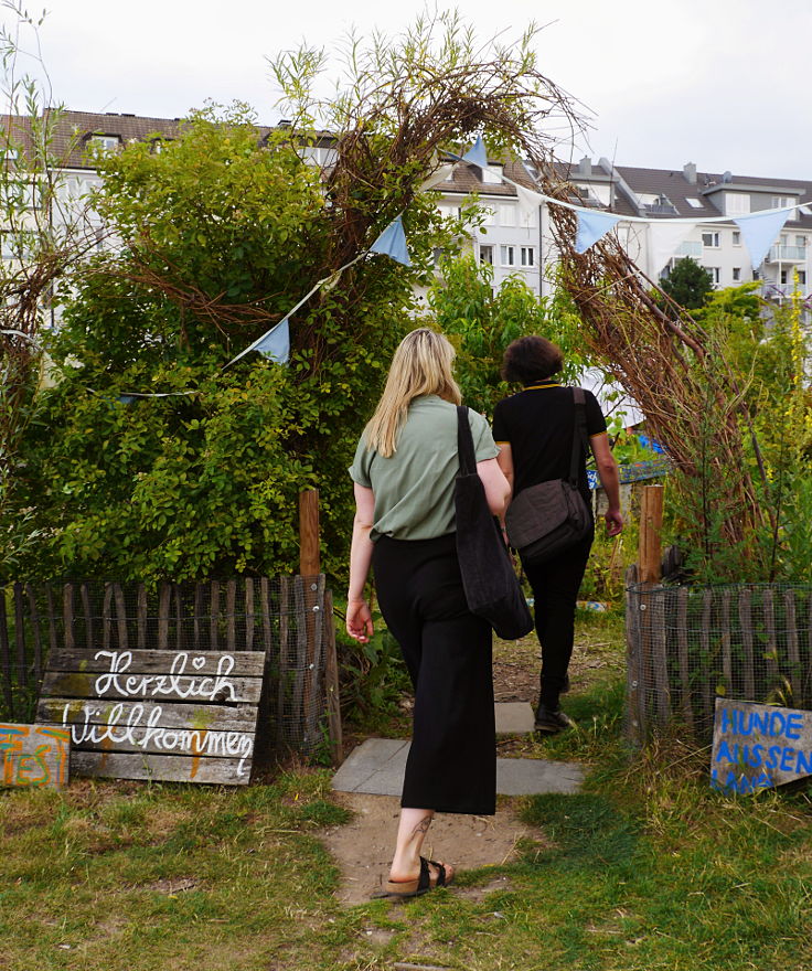 © www.mutbuergerdokus.de: Sommerfest bei 'düsselgrün'