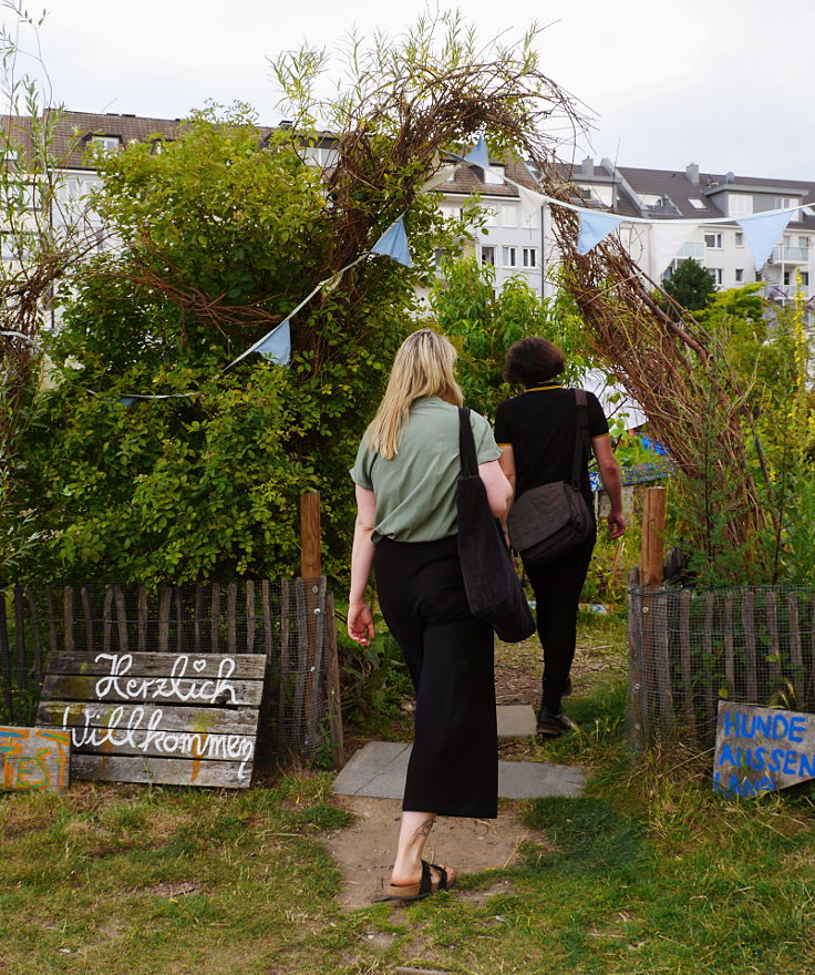 © www.mutbuergerdokus.de: Sommerfest bei 'düsselgrün'