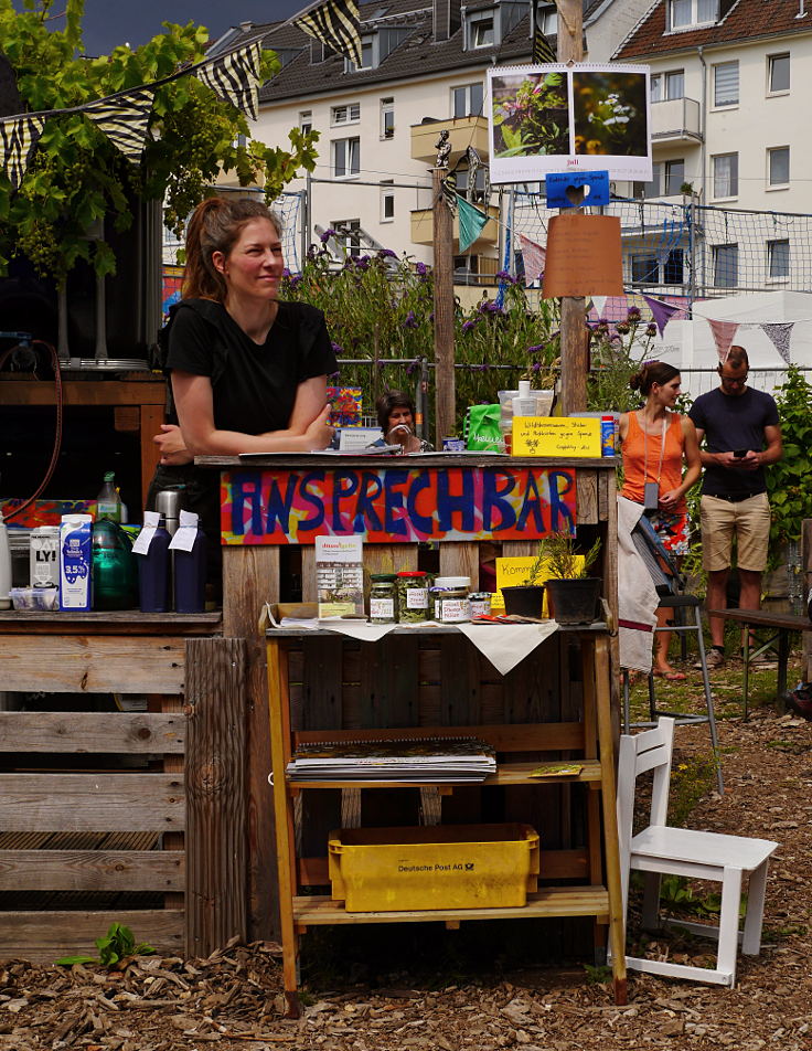 © www.mutbuergerdokus.de: Sommerfest bei 'düsselgrün'