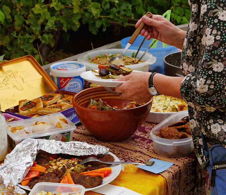 © www.mutbuergerdokus.de: Sommerfest bei 'düsselgrün'