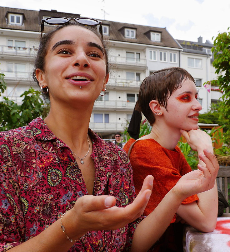 © www.mutbuergerdokus.de: Sommerfest bei 'düsselgrün'