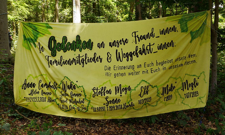 © www.mutbuergerdokus.de: 99 Monate Sonntagsspaziergänge 'Wald statt Kohle'