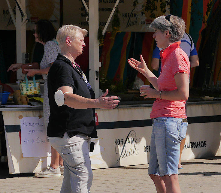 © www.mutbuergerdokus.de: Hof am Deich: Hoffest 'Bio trifft Kultur'