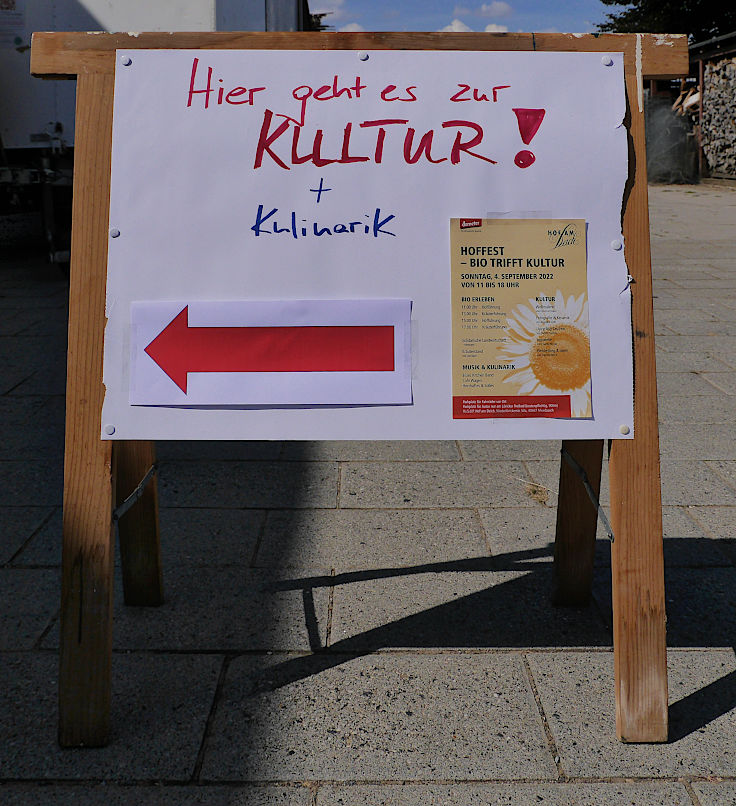 © www.mutbuergerdokus.de: Hof am Deich: Hoffest 'Bio trifft Kultur'