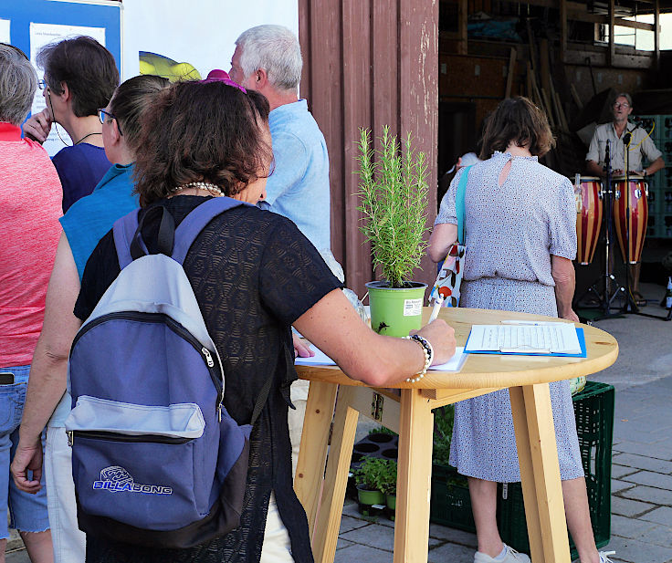 © www.mutbuergerdokus.de: Hof am Deich: Hoffest 'Bio trifft Kultur'