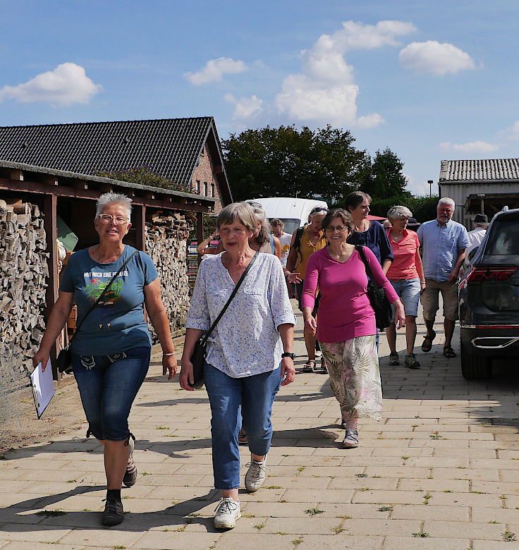 © www.mutbuergerdokus.de: Hof am Deich: Hoffest 'Bio trifft Kultur'