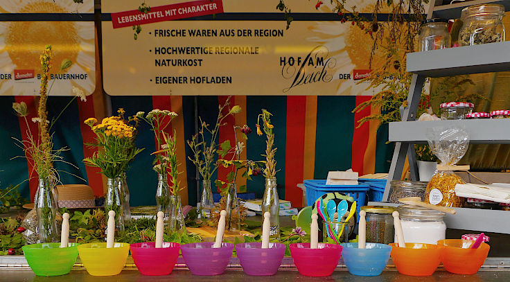 © www.mutbuergerdokus.de: Hof am Deich: Hoffest 'Bio trifft Kultur'