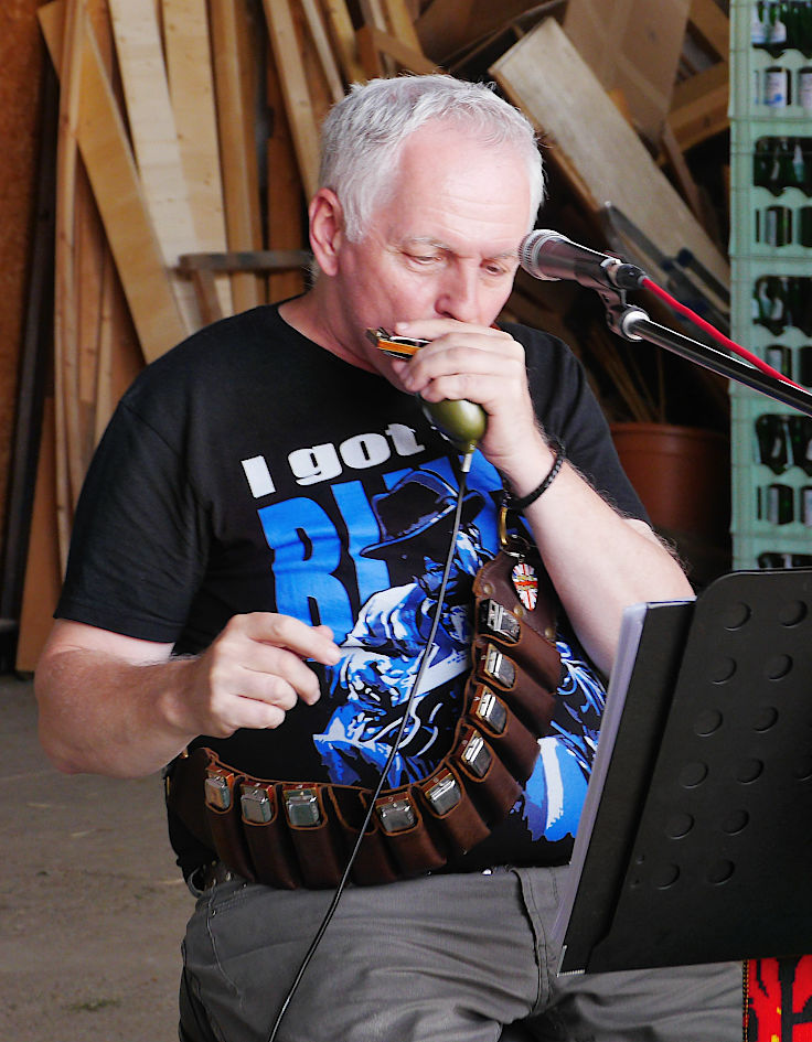 © www.mutbuergerdokus.de: Hof am Deich: Hoffest 'Bio trifft Kultur'
