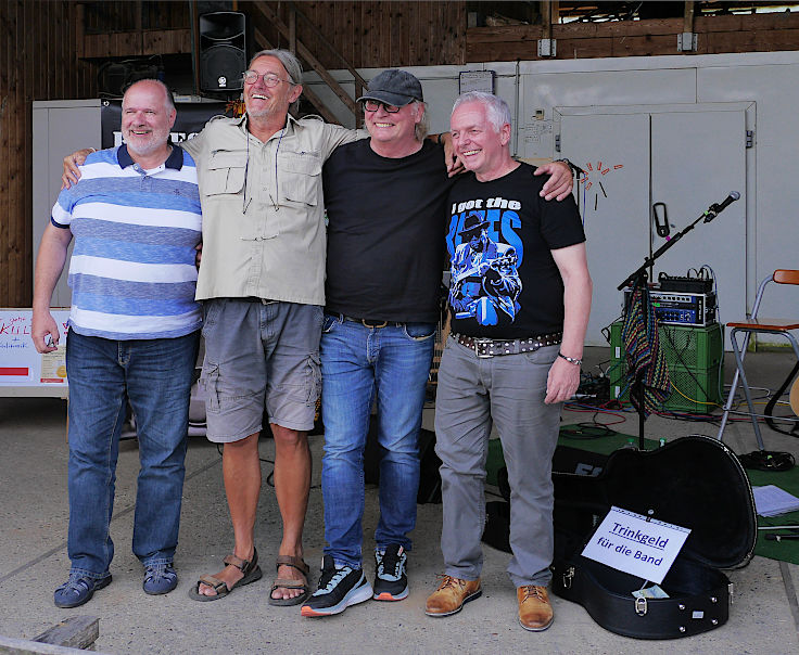 © www.mutbuergerdokus.de: Hof am Deich: Hoffest 'Bio trifft Kultur'