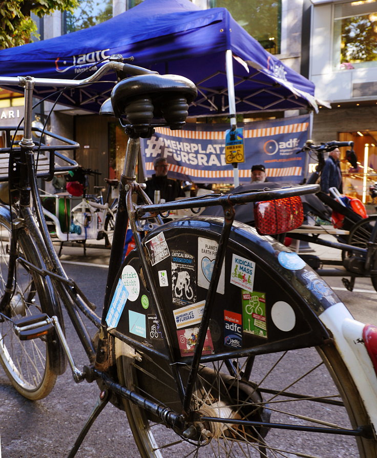 © www.mutbuergerdokus.de: 'Park(ing) Day Düsseldorf'
