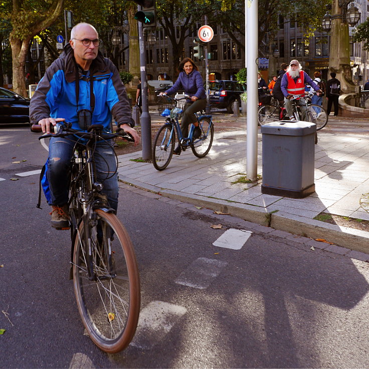 © www.mutbuergerdokus.de: 'Park(ing) Day Düsseldorf'