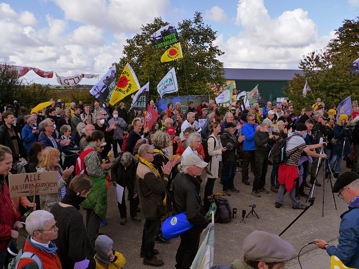 © www.mutbuergerdokus.de: 100 Monate Dorf- und Waldspaziergänge