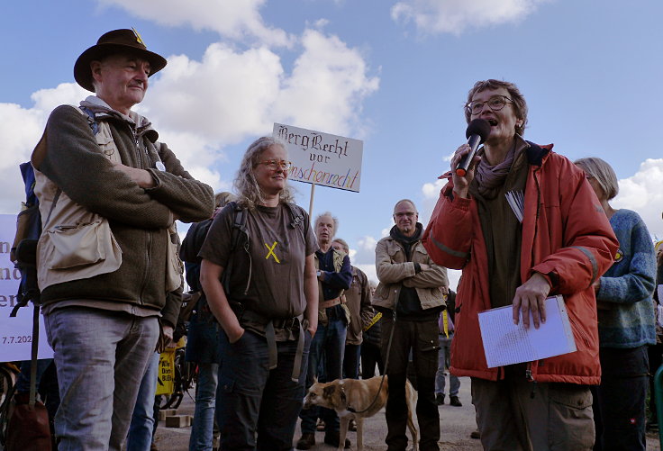 © www.mutbuergerdokus.de: 100 Monate Dorf- und Waldspaziergänge