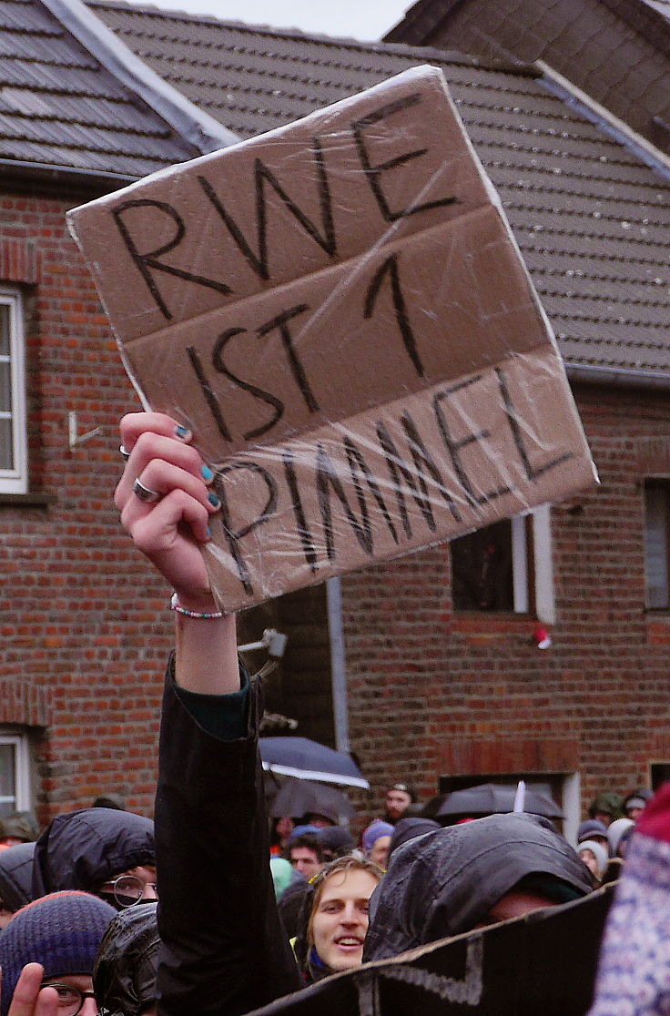 © www.mutbuergerdokus.de: Demonstration 'Auf nach Lützerath! Gegen die Räumung - für Kohleausstieg & Klimagerechtigkeit'