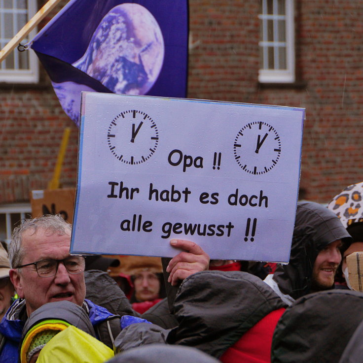 © www.mutbuergerdokus.de: Demonstration 'Auf nach Lützerath! Gegen die Räumung - für Kohleausstieg & Klimagerechtigkeit'