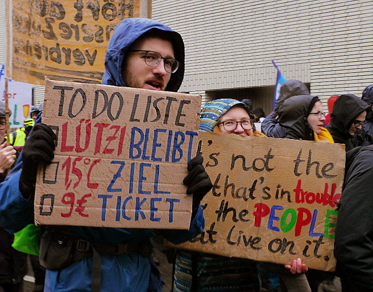 © www.mutbuergerdokus.de: Demonstration 'Auf nach Lützerath! Gegen die Räumung - für Kohleausstieg & Klimagerechtigkeit'