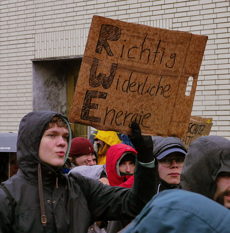 © www.mutbuergerdokus.de: Demonstration 'Auf nach Lützerath! Gegen die Räumung - für Kohleausstieg & Klimagerechtigkeit'