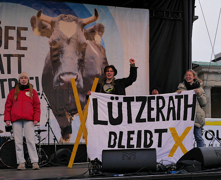 © www.mutbuergerdokus.de: Demonstration 'WIR HABEN ES SATT!'