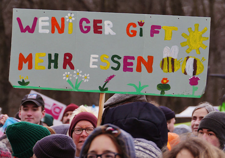 © www.mutbuergerdokus.de: Demonstration 'WIR HABEN ES SATT!'