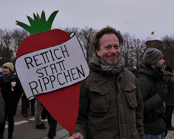 © www.mutbuergerdokus.de: Demonstration 'WIR HABEN ES SATT!'