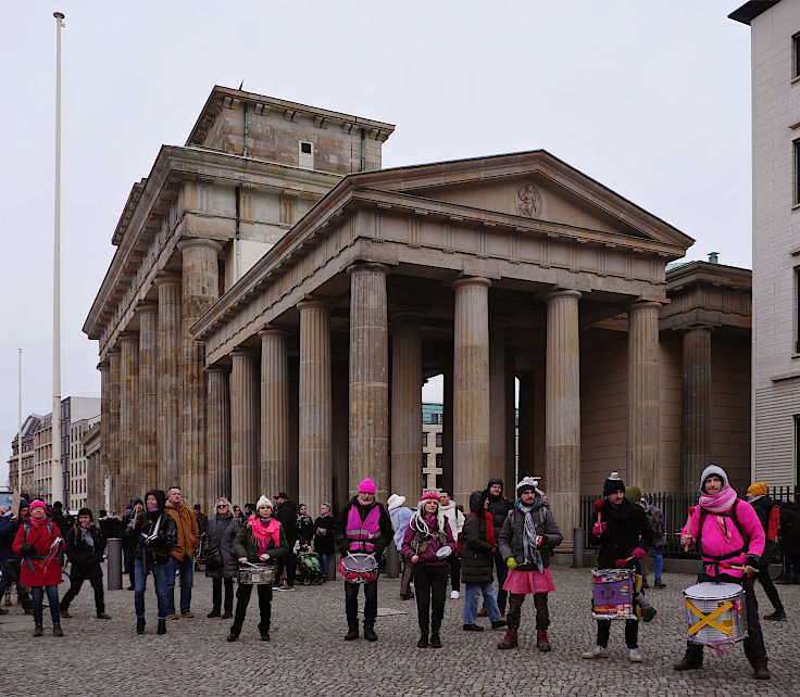 © www.mutbuergerdokus.de: Demonstration 'WIR HABEN ES SATT!'