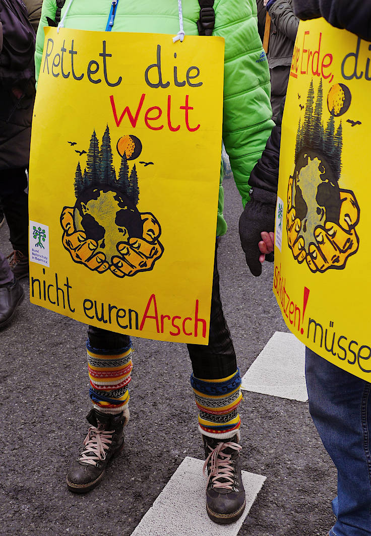 © www.mutbuergerdokus.de: Demonstration 'WIR HABEN ES SATT!'