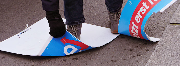 © www.mutbuergerdokus.de: Demonstration 'WIR HABEN ES SATT!'