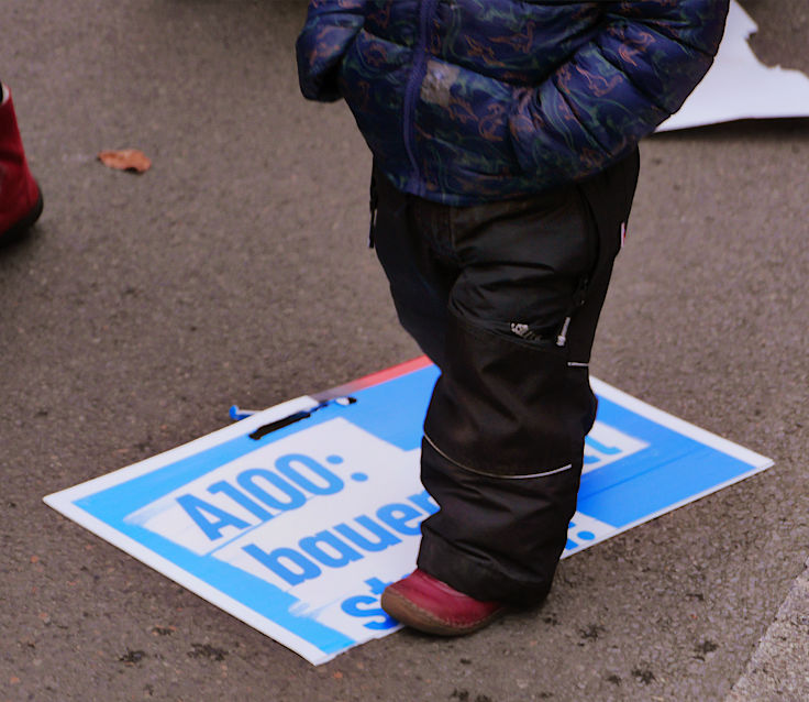 © www.mutbuergerdokus.de: Demonstration 'WIR HABEN ES SATT!'