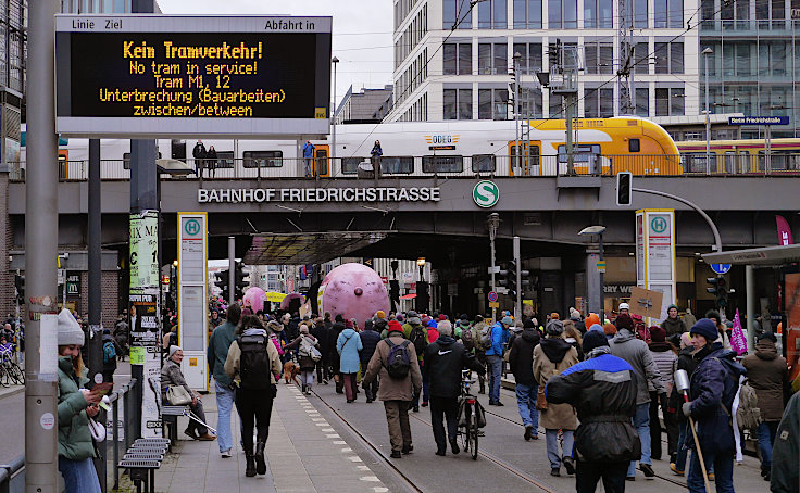 © www.mutbuergerdokus.de: Demonstration 'WIR HABEN ES SATT!'